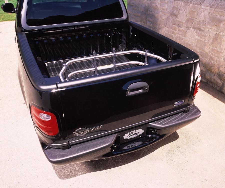  Ford F-150 Harley-Davidson Edition 2001 года  (фото 12 из 15)